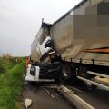 Motorista de carreta com placas de Sorocaba morreu no acidente (Foto: PRF)