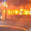 Incêndio em loja de veículos destrói 70 carro em Joinville; VÍDEO — Foto: Reprodução/NSC TV