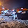 Carros bateram de frente na RS-324 (Foto: Corpo de Bombeiros)