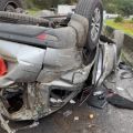 Carro capotou na BR-116, em Campina Grande do Sul (PR) — Foto: Reprodução/PRF
