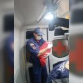 Equipe auxiliou mãe após o trabalho de parto (Foto: Corpo de Bombeiros)