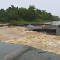 Trecho bloqueado da BR-290 em Eldorado do Sul — Foto: Reprodução/RBS TV